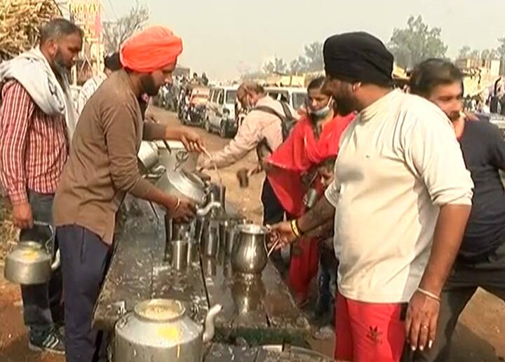 ਕਿਸਾਨ ਖੇਤੀ ਕਾਨੂੰਨਾਂ ਨੂੰ ਰੱਦ ਕਰਵਾਉਣ ਲਈ ਡਟੇ ਹੋਏ ਹਨ।