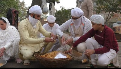 Eatables Made With 300 Kg Of Ghee Sent To Farmers | ਕਿਸਾਨਾਂ ਲਈ ਭੇਜੀਆਂ 300  ਕਿਲੋ ਦੇਸੀ ਘਿਓ ਨਾਲ ਬਣੀਆਂ ਪਿੰਨੀਆਂ