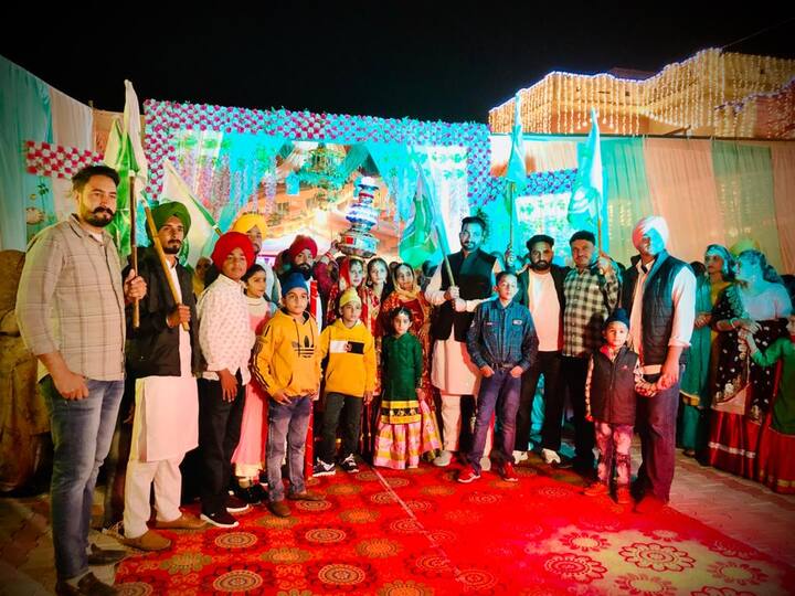 ਕੁਝ ਦਿਨ ਪਹਿਲਾਂ ਜੱਸ ਬਾਜਵਾ ਦਾ ਵਿਆਹ ਹੋਇਆ ਸੀ, ਜਿਸ ਦੌਰਾਨ ਉਨ੍ਹਾਂ ਦੀ ਵਿਆਹ ਵਾਲੀ ਕਾਰ 'ਤੇ ਕਿਸਾਨ ਜਥੇਬੰਦੀਆਂ ਦਾ ਝੰਡਾ ਲਹਿਰਾਉਂਦਾ ਦਿਖਾਈ ਦਿੱਤਾ।