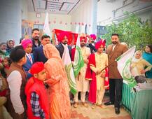 ਕਿਸਾਨ ਅੰਦੋਲਨ ਨੇ ਬਦਲੇ ਵਿਆਹਾਂ ਦੇ ਰੰਗ, ਕਿਸਾਨੀ ਝੰਡੇ ਲਹਿਰਾਉਣ ਦੀ ਚੱਲੀ ਰੀਤ