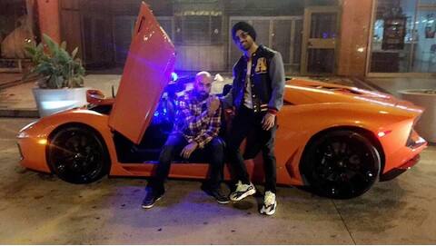 ਇਕ ਵੈਬਸਾਈਟ ਦਾ ਦਾਅਵਾ ਹੈ ਕਿ ਇਹ ਕਾਰ ਦਿਲਜੀਤ ਨੇ ਸਾਲ 2013 'ਚ ਖਰੀਦੀ ਸੀ ਤੇ ਸੋਸ਼ਲ ਮੀਡੀਆ 'ਤੇ ਇਸ ਦੀ ਜਾਣਕਾਰੀ ਵੀ ਆਪਣੇ ਫੈਂਸ ਨਾਲ ਸ਼ੇਅਰ ਕੀਤੀ ਸੀ।