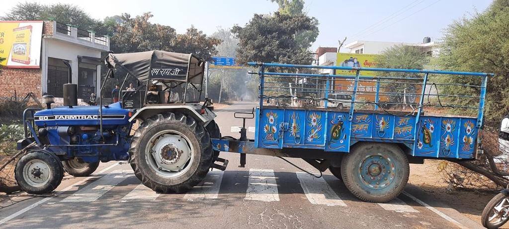 Bharat Bandh: Impact of 'Bharat Bandh' seen in various states, trains stopped and roads blocked Bharat Bandh: ਵੱਖ-ਵੱਖ ਸੂਬਿਆਂ 'ਚ ਇੰਝ ਦਿੱਸਿਆ 'ਭਾਰਤ ਬੰਦ' ਦਾ ਅਸਰ, ਕਿਤੇ ਰੇਲਾਂ ਰੋਕੀਆਂ ਤੇ ਕਿਤੇ ਸੜਕਾਂ ਜਾਮ