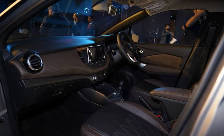 ਇਹ ਕਾਰ Hyundai ਦੀ Creta, Kia Seltos ਅਤੇ Renault Duster ਨੂੰ ਟੱਕਰ ਦਿੰਦੀ ਹੈ।