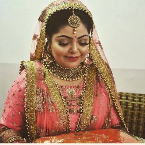 ਹਾਲ ਹੀ ਵਿੱਚ, ਅਦਾਕਾਰਾ ਦੇਵੋਲੀਨਾ ਭੱਟਾਚਾਰਜੀ ਨੇ ਵੀ ਇੰਸਟਾਗ੍ਰਾਮ 'ਤੇ ਇੱਕ ਵੀਡੀਓ ਸਾਂਝੀ ਕਰਦਿਆਂ ਖੁਲਾਸਾ ਕੀਤਾ ਹੈ ਕਿ ਦਿਵਿਆ ਆਪਣੀ ਨਿੱਜੀ ਜ਼ਿੰਦਗੀ ਵਿੱਚ ਬਹੁਤ ਪਰੇਸ਼ਾਨ ਸੀ।