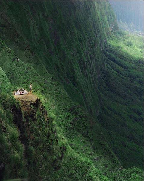 ਹਵਾਈ ਦੁਨੀਆ ਦੀ ਇੱਕ ਸੁੰਦਰ ਥਾਂ ਹੈ। ਹਵਾਈ ਪ੍ਰਸ਼ਾਂਤ ਮਹਾਂਸਾਗਰ ਵਿੱਚ ਸੰਯੁਕਤ ਰਾਜ ਦਾ ਇੱਕ ਰਾਜ ਹੈ। ਉੱਤਰੀ ਅਮਰੀਕਾ ਤੋਂ ਬਾਹਰ ਇਹ ਇਕਲੌਤਾ ਰਾਜ ਹੈ।