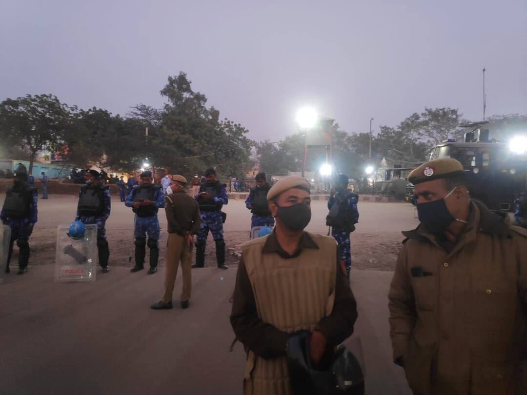 Delhi Police issues Advisory, Farmers at Delhi Borders continue with their stir ਕਿਸਾਨਾਂ ਦਾ ਹੜ੍ਹ ਵੇਖ ਐਕਸ਼ਨ 'ਚ ਦਿੱਲੀ ਪੁਲਿਸ, ਐਡਵਾਈਜ਼ਰੀ ਜਾਰੀ