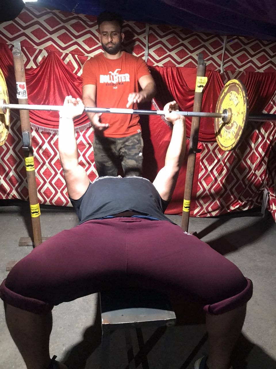 ਕਿਸਾਨ ਅੰਦੋਲਨ 'ਚ ਖਿਡਾਰੀਆਂ ਨੇ ਬਣਾਇਆ ਜਿੰਮ, ਸੁਰੱਖਿਆ ਲਈ ਖੁਦ ਨੂੰ ਰੱਖ ਰਹੇ ਫਿੱਟ Gym built by the players in the peasant movement, keeping themselves fit for safety ਕਿਸਾਨ ਅੰਦੋਲਨ 'ਚ ਖਿਡਾਰੀਆਂ ਨੇ ਬਣਾਇਆ ਜਿੰਮ, ਸੁਰੱਖਿਆ ਲਈ ਖੁਦ ਨੂੰ ਰੱਖ ਰਹੇ ਫਿੱਟ