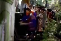 ਕਿਸਾਨਾਂ ਦਾ ਸਮਰਥਨ ਮਗਰੋਂ ਇੱਕ ਵਾਰ ਫੇਰ ਕੇਜਰੀਵਾਲ ਦੇ ਘਰ ‘ਤੇ ਹਮਲਾ, ਤੋੜੇ ਗਏ ਸੀਸੀਟੀਵੀ, ਭਾਜਪਾ ਨੇਤਾਵਾਂ ‘ਤੇ ਲੱਗੇ ਇਲਜ਼ਾਮ