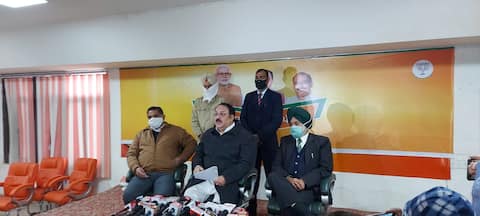 ਕੇਂਦਰ ਦੇ ਥਾਪੜੇ ਮਗਰੋਂ ਪੰਜਾਬ ਬੀਜੇਪੀ ਦੇ ਲੀਡਰ ਮੁੜ ਸਰਗਰਮ, ਸੁਖਬੀਰ ਬਾਦਲ 'ਤੇ ਤਿੱਖਾ ਹੱਲਾ ਕੇਂਦਰ ਦੇ ਥਾਪੜੇ ਮਗਰੋਂ ਪੰਜਾਬ ਬੀਜੇਪੀ ਦੇ ਲੀਡਰ ਮੁੜ ਸਰਗਰਮ, ਸੁਖਬੀਰ ਬਾਦਲ 'ਤੇ ਤਿੱਖਾ ਹੱਲਾ