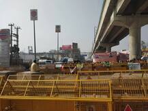 ਸਿੰਘੂ ਬਾਰਡਰ 'ਤੇ ਤਾਇਨਾਤ ਪੁਲਿਸ ਕਰਮੀਆਂ ਨੂੰ ਕਾੜਾ ਤੇ ਗੁੜ-ਛੋਲੇ ਦੇ ਰਹੀ ਦਿੱਲੀ ਪੁਲਿਸ, ਕੋਰੋਨਾ ਦੇ ਨਾਲ ਠੰਡ ਵੱਡੀ ਚੁਣੌਤੀ