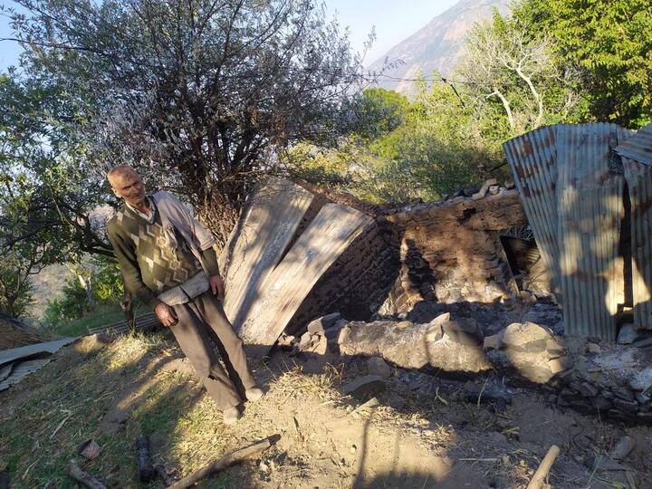 ਇਹ ਅੱਗ ਕੱਲ੍ਹ ਰਾਤ ਲੱਗੀ ਸੀ, ਅੱਗ ਲੱਗਣ ਦੇ ਕਾਰਨਾਂ ਦਾ ਅਜੇ ਪਤਾ ਨਹੀਂ ਲੱਗ ਸਕਿਆ ਹੈ।