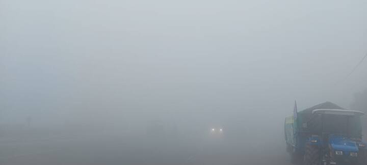 ਅੰਮ੍ਰਿਤਸਰ ਦੇ ਤਾਪਮਾਨ 'ਚ ਲਗਾਤਾਰ ਗਿਰਾਵਟ ਆ ਰਹੀ ਹੈ। ਮੌਸਮ ਵਿਭਾਗ ਵੱਲੋਂ ਦਿੱਤੀ ਗਈ ਚੇਤਾਵਨੀ ਦੇ ਮੁਤਾਬਕ 25 ਤੇ 26 ਦਸੰਬਰ ਨੂੰ ਤਾਪਮਾਨ 'ਚ ਭਾਰੀ ਗਿਰਾਵਟ ਆ ਸਕਦੀ ਹੈ।