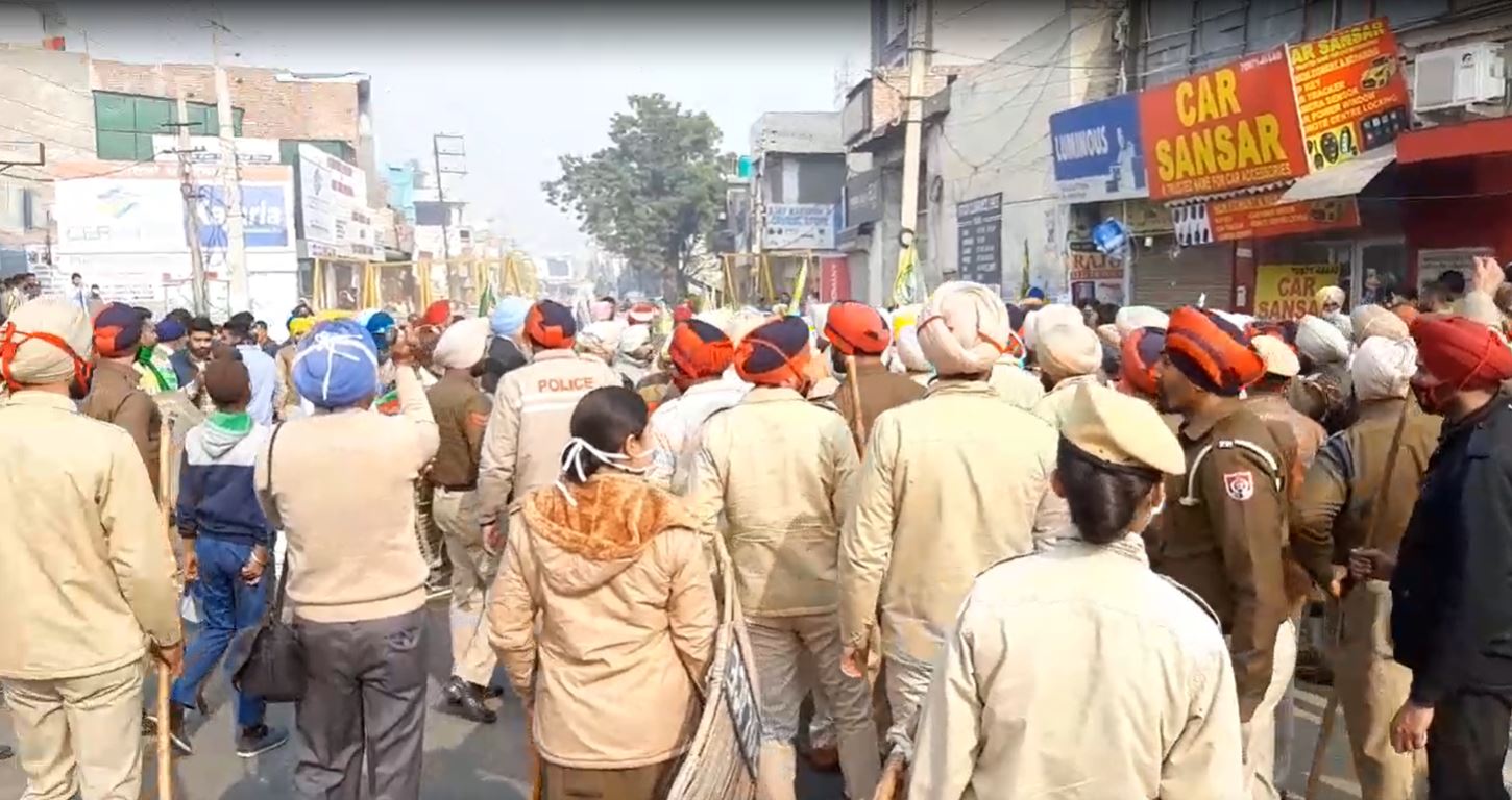 Farmers Clash in Bathinda: ਬਠਿੰਡਾ 'ਚ ਬੀਜੇਪੀ ਸਮਾਗਮ 'ਚ ਖੜਕਿਆ ਡੰਡਾ-ਸੋਟਾ, ਕਿਸਾਨਾਂ ਵੱਲੋਂ ਭੰਨ੍ਹਤੋੜ