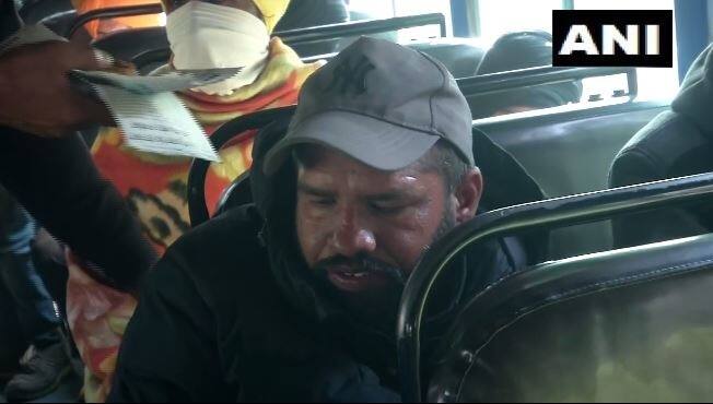 ਕੇਂਦਰ ਸਰਕਾਰ ਨੇ ਸਤੰਬਰ 2020 ਵਿੱਚ ਪਾਸ ਕੀਤੇ ਗਏ ਇਨ੍ਹਾਂ ਤਿੰਨ ਨਵੇਂ ਖੇਤੀਬਾੜੀ ਕਾਨੂੰਨਾਂ ਨੂੰ ਖੇਤੀਬਾੜੀ ਸੁਧਾਰਾਂ ਵੱਲ ਇੱਕ ਵੱਡਾ ਕਦਮ ਮੰਨਦੀ ਹੈ। ਸਰਕਾਰ ਦਾ ਮੰਨਣਾ ਹੈ ਕਿ ਇਨ੍ਹਾਂ ਕਾਨੂੰਨਾਂ ਦੇ ਪ੍ਰਭਾਵ ਨਾਲ ਕਿਸਾਨ ਵਿਚੋਲਿਆਂ ਦੇ ਚੁੰਗਲ ਤੋਂ ਅਜ਼ਾਦ ਹੋਣਗੇ ਅਤੇ ਆਪਣੀ ਪਸੰਦ ਦੀ ਕੀਮਤ 'ਤੇ ਫਸਲ ਵੇਚ ਸਕਣਗੇ। ਪਰ ਕਿਸਾਨਾਂ ਦਾ ਕਹਿਣਾ ਹੈ ਕਿ ਨਵੇਂ ਕਾਨੂੰਨ ਦੇ ਨਾਲ ਜੋ ਐਮਐਸਪੀ ਸਰਕਾਰ ਤੋਂ ਮਿਲਦੀ ਹੈ, ਉਹ ਖ਼ਤਮ ਹੋ ਜਾਵੇਗੀ।