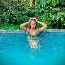 ਅਦਾਕਾਰਾਂ ਨੇ ਪੂਲ 'ਚ ਆਪਣੀਆਂ ਤਸਵੀਰਾਂ ਨਾਲ ਲਿਆਂਦੀ ਠੰਡ 'ਚ ਗਰਮੀ