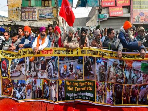 Farmers Protest: ਕਿਸਾਨ ਅੰਦੋਲਨ ਨਾਲ ਡਟੇ ਹੁਣ ਪਾਕਿਸਤਾਨੀ ਪੰਜਾਬੀ, ਜਜ਼ਬਾਤਾਂ 'ਚ ਵੰਡ ਦਾ ਦਰਦ ਵੀ ਝਲਕਿਆ Farmers Protest: ਕਿਸਾਨ ਅੰਦੋਲਨ ਨਾਲ ਡਟੇ ਹੁਣ ਪਾਕਿਸਤਾਨੀ ਪੰਜਾਬੀ, ਜਜ਼ਬਾਤਾਂ 'ਚ ਵੰਡ ਦਾ ਦਰਦ ਵੀ ਝਲਕਿਆ