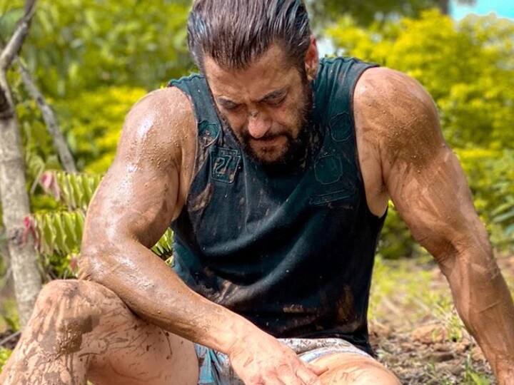 Bigg boss 14: Salman Khan cleans Rakhi Sawant's bed, why? Salman Khan ਨੇ ਕੀਤਾ ਰਾਖੀ ਸਾਵੰਤ ਦਾ ਬੈੱਡ ਕੀਤਾ ਸਾਫ, ਆਖਰ ਕਿਉਂ?