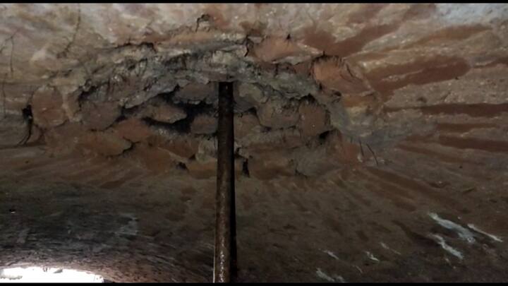 ਪਠਾਨਕੋਟ: ਨਵੇਂ ਸਾਲ ਦੇ ਵਿੱਚ ਜਿੱਥੇ ਸੁਰੱਖਿਆ ਏਜੰਸੀਆਂ ਵੱਲੋਂ ਅਰਲਟ ਜਾਰੀ ਕੀਤਾ ਗਿਆ ਸੀ ਉਥੇ ਹੀ ਅੱਜ ਪਠਾਨਕੋਟ ਵਿੱਚੋਂ ਇੱਕ ਸੁਰੰਗ ਮਿਲਣ ਮਗਰੋਂ ਏਜੰਸੀਆਂ ਹੋਰ ਚੌਕਸ ਹੋ ਗਈਆਂ ਹਨ।