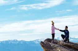 ਵਿਆਹ ਲਈ ਕੀਤਾ ਪ੍ਰਪੋਜ਼, ਪਰ 650 ਫੁੱਟ ਦੀ ਉਚਾਈ ਤੋਂ ਡਿੱਗੀ ਲੜਕੀ, ਹੋਇਆ ਇਹ ਹਾਲ