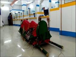 ਬੈਂਕ 'ਚੋਂ ਪੈਸੇ ਕੱਢਵਾਉਣ ਪਹੁੰਚਿਆ ਮੁਰਦਾ ਤਾਂ ਮੱਚ ਗਈ ਹਫੜਾ-ਦਫੜੀ, ਜਾਣੋ ਪੂਰਾ ਮਾਮਲਾ