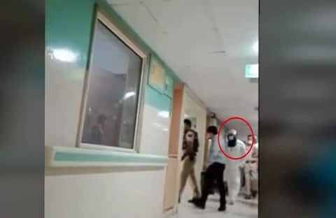 ਜੇਲ੍ਹ ਜਾਣ ਮਗਰੋਂ ਪਹਿਲੀ ਵਾਰ ਦਿਖਾਈ ਦਿੱਤਾ ਰਾਮ ਰਹੀਮ, ਤੇਜ਼ੀ ਨਾਲ ਵੀਡੀਓ ਹੋਈ ਵਾਇਰਲ ਜੇਲ੍ਹ ਜਾਣ ਮਗਰੋਂ ਪਹਿਲੀ ਵਾਰ ਦਿਖਾਈ ਦਿੱਤਾ ਰਾਮ ਰਹੀਮ, ਤੇਜ਼ੀ ਨਾਲ ਵੀਡੀਓ ਹੋਈ ਵਾਇਰਲ