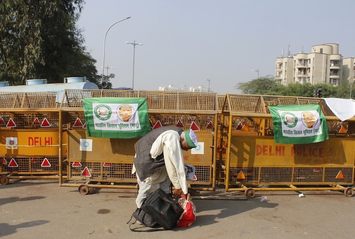 Haryana police try to stop farmers from entering Delhi, barricades set up on Delhi-Jaipur expressway Farmers Protest: ਕਿਸਾਨਾਂ ਨੂੰ ਦਿੱਲੀ ਦਾਖਲ ਹੋਣ ਤੋਂ ਰੋਕਣ ਦੀ ਕੋਸ਼ਿਸ਼ਾਂ 'ਚ ਲੱਗੀ ਹਰਿਆਣਾ ਪੁਲਿਸ, ਦਿੱਲੀ-ਜੈਪੁਰ ਐਕਸਪ੍ਰੈਸ ਵੇਅ 'ਤੇ ਲਗਾਏ ਬੈਰੀਕੇਡ