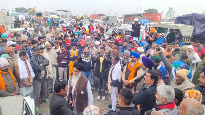 ਇਸ ਦੌਰਾਨ ਬਸਤਾੜਾ ਟੋਲ ਪਲਾਜ਼ਾ ਤੋਂ ਵੱਡੀ ਗਿਣਤੀ ‘ਚ ਕਿਸਾਨ ਸ਼ਾਮਲ ਹੋਣ ਆਏ।