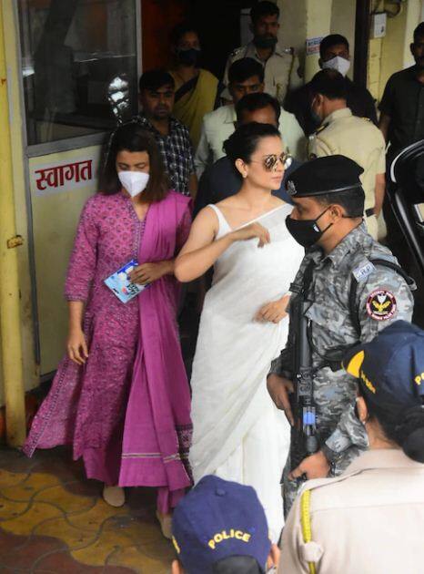 ਸ਼ਿਕਾਇਤਕਰਤਾ ਸਾਹਿਲ ਦਾ ਕਹਿਣਾ ਹੈ ਕਿ ਕੰਗਨਾ ਨੇ ਸਮਾਜ ਨੂੰ ਵੰਡਣ ਦਾ ਕੰਮ ਕੀਤਾ, ਇਸ ਲਈ ਕਾਨੂੰਨ ਹੁਣ ਆਪਣਾ ਕੰਮ ਕਰ ਰਿਹਾ ਹੈ।