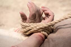 ਸੈਕਸ ਦੌਰਾਨ ਗਰਦਨ ਦੁਆਲੇ ਬੰਨ੍ਹੀ ਰੱਸੀ ਬਣੀ ਵਿਅਕਤੀ ਲਈ ਫਾਹਾ, ਦਮ ਘੁੱਟਣ ਨਾਲ ਹੋਈ ਮੌਤ