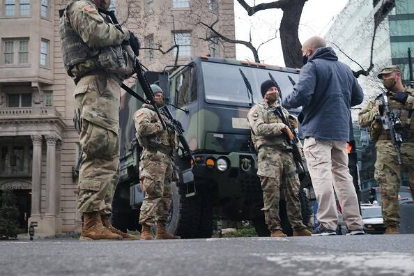 ਅਮਰੀਕਾ ਦੇ 50 ਰਾਜਾਂ 'ਚ ਹਾਈ ਅਲਰਟ, ਸੁਰੱਖਿਆ ਦੇ ਪੁਖਤਾ ਪ੍ਰਬੰਧ, ਛਾਉਣੀ 'ਚ ਬਦਲਿਆ ਵਾਸ਼ਿੰਗਟਨ ਡੀਸੀ High alert in America, security tightened in 50 US states, Washington DC converted into Military Camp ਅਮਰੀਕਾ ਦੇ 50 ਰਾਜਾਂ 'ਚ ਹਾਈ ਅਲਰਟ, ਸੁਰੱਖਿਆ ਦੇ ਪੁਖਤਾ ਪ੍ਰਬੰਧ, ਛਾਉਣੀ 'ਚ ਬਦਲਿਆ ਵਾਸ਼ਿੰਗਟਨ ਡੀਸੀ