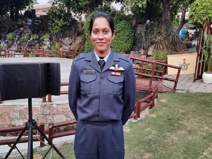 Republic Day Parade Flight Lieutenant Bhawana Kanth will be fly with Rafale Republic Day Parade 'ਚ ਸਭ ਤੋਂ ਸ਼ਕਤੀਸ਼ਾਲੀ ਜਹਾਜ਼ ਨੂੰ ਉਡਾਵੇਗੀ ਪਾਇਲਟ ਭਾਵਨਾ ਕੰਠ, ਦਿਖਾਏਗੀ ਰਾਫੇਲ ਦੇ ਕਰਤੱਬ