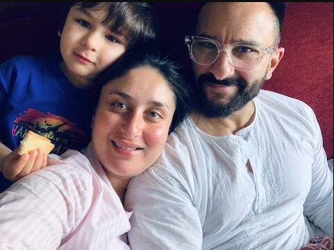 ਇਸ ਤਸਵੀਰ 'ਚ ਸੈਫ ਤੇ ਕਰੀਨਾ ਦੋਵੇਂ ਬਹੁਤ ਖੁਸ਼ ਨਜ਼ਰ ਆ ਰਹੇ ਹਨ। ਉਥੇ ਹੀ ਬੇਬੀ ਤੈਮੂਰ ਆਪਣੀ ਮਾਂ ਤੇ ਪਿਤਾ ਨੂੰ ਨੇੜੇ ਰੱਖਣ ਦੀ ਕੋਸ਼ਿਸ਼ ਕਰ ਰਹੇ ਹਨ।