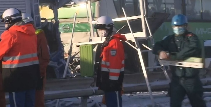 ਬਰਫਬਾਰੀ ਦੇ ਮੱਦੇਨਜ਼ਰ ਪ੍ਰਸ਼ਾਸਨ ਨੇ ਇੱਥੇ 50 ਕਿਲੋਮੀਟਰ ਪ੍ਰਤੀ ਘੰਟੇ ਦੀ ਰਫਤਾਰ ਨਾਲ ਵਾਹਨ ਚਲਾਉਣ 'ਤੇ ਪਾਬੰਦੀ ਲਗਾਈ ਸੀ। ਬਰਫੀਲੇ ਤੂਫਾਨ ਕਰਕੇ ਇਸ ਦਾ ਵੀ ਫਾਇਦਾ ਨਹੀਂ ਹੋਇਆ।