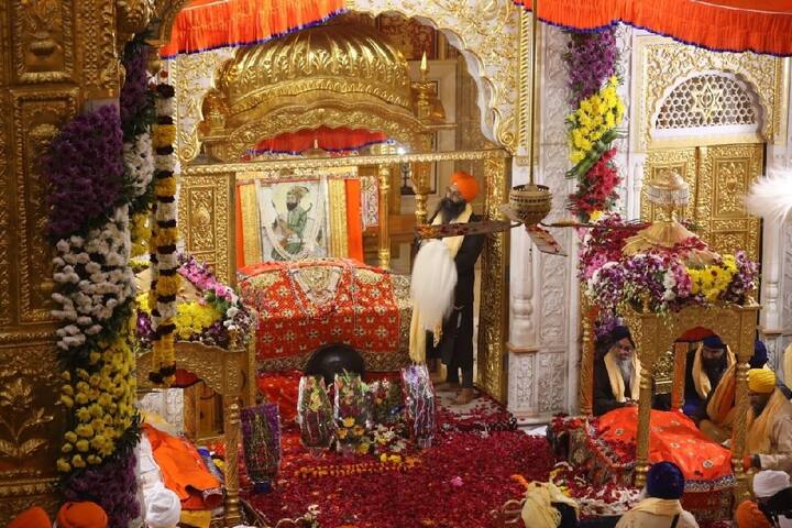 ਪਟਨਾ: ਤਖਤ ਸ੍ਰੀ ਹਰਿਮੰਦਰ ਜੀ ਪਟਨਾ ਸਾਹਿਬ ਵਿਖੇ ਦਸਮ ਪਾਤਸ਼ਾਹ ਸਾਹਿਬ ਸ਼੍ਰੀ ਗੁਰੂ ਗੋਬਿੰਦ ਸਿੰਘ ਜੀ ਦੇ ਪ੍ਰਕਾਸ਼ ਪੁਰਬ ਨੂੰ ਸਮਰਪਿਤ ਚੱਲ ਰਹੇ ਸਮਾਗਮਾਂ ਦੀ ਅੱਜ ਅੰਮ੍ਰਿਤ ਵੇਲੇ ਸੰਪੂਰਨਤਾ ਹੋਈ।