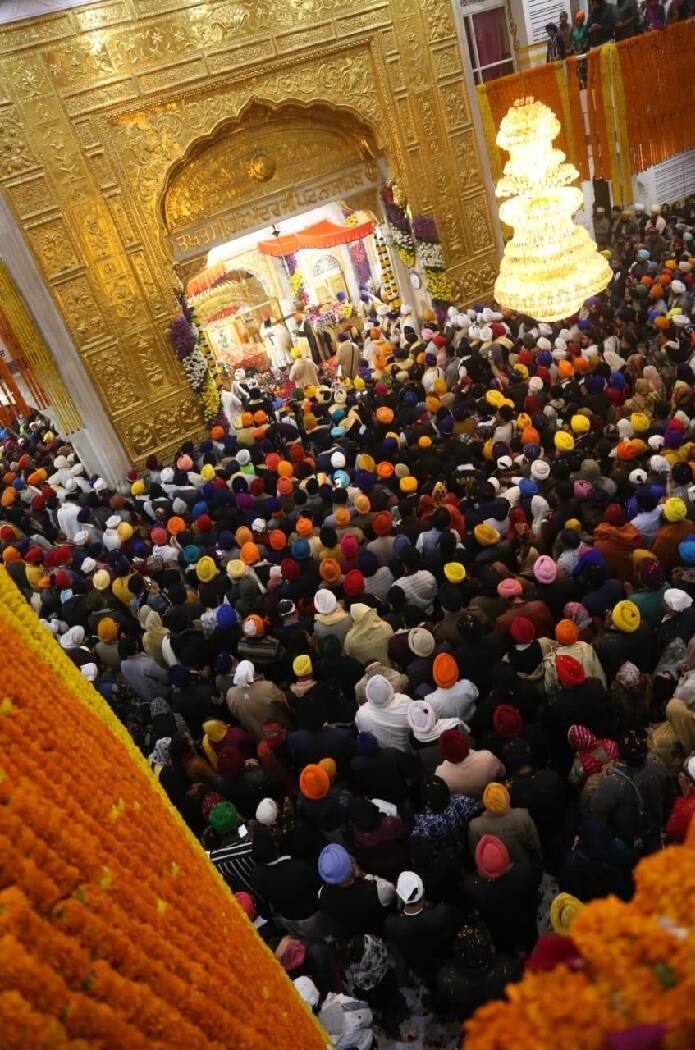 ਇਸ ਦੀ ਸਮਾਪਤੀ ਤੋਂ ਬਾਅਦ ਤਖਤ ਸਾਹਿਬ ਵਿਖੇ ਆਰਤੀ ਹੁੰਦੀ ਹੈ।