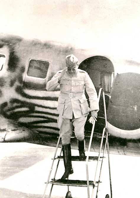 2. ਨੇਤਾ ਜੀ ਨੇ ਆਪਣੀ ਮੁਢਲੀ ਵਿਦਿਆ ਕਟਕ ਦੇ ਰੇਵੇਨਸ਼ਾਓ ਕਾਲਜੀਏਟ ਸਕੂਲ ਵਿੱਚ ਕੀਤੀ। ਇਸ ਤੋਂ ਬਆਦ ਉਨ੍ਹਾਂ ਨੇ ਪ੍ਰੈਜ਼ੀਡੈਂਸੀ ਕਾਲਜ ਅਤੇ ਸਕੌਟਿਸ਼ ਚਰਚ ਕਾਲਜ, ਕੋਲਕਾਤਾ ਵਿੱਚ ਸਿੱਖਿਆ ਪ੍ਰਾਪਤ ਕੀਤੀ। ਇਸ ਤੋਂ ਬਾਅਦ, ਮਾਪਿਆਂ ਨੇ ਬੋਸ ਨੂੰ ਇੰਗਲੈਂਡ ਦੀ ਕੈਂਬਰਿਜ ਯੂਨੀਵਰਸਿਟੀ ਵਿੱਚ ਇੰਡੀਅਨ ਪ੍ਰਬੰਧਕੀ ਸੇਵਾ ਦੀ ਤਿਆਰੀ ਲਈ ਭੇਜਿਆ।