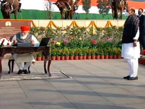 PM Modi Photos: ਗਣਤੰਤਰ ਦਿਵਸ 'ਤੇ ਪੀਐਮ ਮੋਦੀ ਨੇ ਪਹਿਨੀ ਇਹ ਖ਼ਾਸ ਪਗੜੀ, ਜਾਣੋ ਕੀ ਹੈ ਇਸ ਦੀ ਖਾਸੀਅਤ