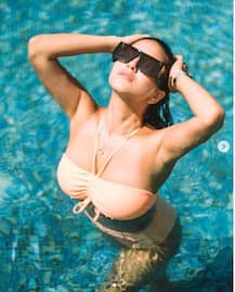 ਪੁਰਾਣੇ ਅੰਦਾਜ਼ 'ਚ ਦਿਖੀ ਸਨੀ ਲਿਓਨ, ਦੇਖੋ ਪੂਲ 'ਚੋਂ ਸਨੀ ਦੀਆਂ ਅਦਾਵਾਂ