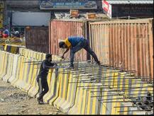 Photos: ਕਿਸਾਨ ਅੰਦੋਲਨ ਵਾਲੀ ਥਾਂ 'ਤੇ ਵਿਛਾਈਆਂ ਲੋਹੇ ਦੀਆਂ ਰੋਡਾਂ, ਸੁਰੱਖਿਆ ਕਵਚ ਨਾਲ ਦਿੱਲੀ ਪੁਲਿਸ ਨੇ ਖਿੱਚੀ ਤਿਆਰੀ 