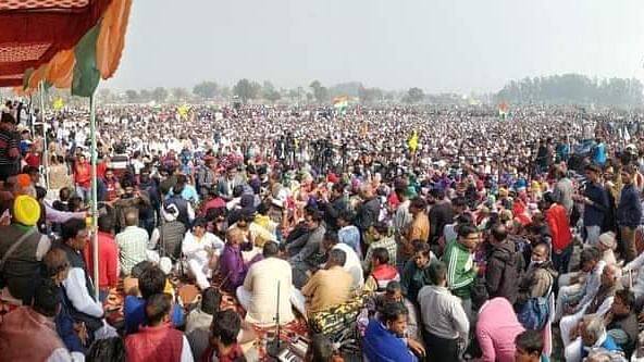 ਅੱਗੇ ਪਾਸ ਕੀਤੇ ਮਤੇ 'ਚ ਕਿਹਾ ਗਿਆ ਕਿ ਤਿੰਨ ਕਾਲੇ ਕਾਨੂੰਨ ਰੱਦ ਕੀਤੇ ਜਾਣੇ ਚਾਹੀਦੇ ਹਨ। ਐਮਐਸਪੀ ਨੂੰ ਕਾਨੂੰਨੀ ਤੌਰ 'ਤੇ ਪ੍ਰਵਾਨਗੀ ਦੇਣੀ ਚਾਹੀਦੀ ਹੈ। ਇੱਕ ਮਤਾ ਹੋਰ ਹੈ ਕਿ ਸਵਾਮੀਨਾਥਨ ਦੀ ਰਿਪੋਰਟ ਲਾਗੂ ਕੀਤੀ ਜਾਣੀ ਚਾਹੀਦੀ ਹੈ ਤੇ ਕਿਸਾਨਾਂ ਦਾ ਕਰਜ਼ਾ ਮੁਆਫ ਕੀਤਾ ਜਾਣਾ ਚਾਹਿਦਾ ਹੈ।