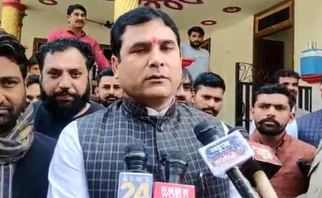 ਬੀਜੇਪੀ ਵਿਧਾਇਕ ਗੁਰਜਰ ਦਾ ਕਿਸਾਨ ਅੰਦੋਲਨ ਬਾਰੇ ਵਿਵਾਦਤ ਬਿਆਨ, ਬੋਲੇ ‘ਟਿਕੈਤ ਤਾਂ 2,000 ਲਈ ਕਿਤੇ ਵੀ ਚਲੇ ਜਾਂਦੇ’ BJP MLA gurjar statement Rakesh Tikait goes anywhere for 2000 ਬੀਜੇਪੀ ਵਿਧਾਇਕ ਗੁਰਜਰ ਦਾ ਕਿਸਾਨ ਅੰਦੋਲਨ ਬਾਰੇ ਵਿਵਾਦਤ ਬਿਆਨ, ਬੋਲੇ ‘ਟਿਕੈਤ ਤਾਂ 2,000 ਲਈ ਕਿਤੇ ਵੀ ਚਲੇ ਜਾਂਦੇ’