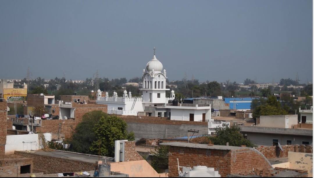 ਸਰਕਾਰ ਨੇ ਕੀਤਾ ਇੰਟਰਨੈੱਟ ਬੰਦ ਤਾਂ ਕਿਸਾਨਾਂ ਨੇ ਲੱਭਿਆ ਨਵਾਂ ਰਾਹ, ਪੁੱਛਿਆ ਹੁਣ ਨਹੀਂ ਹੋ ਰਹੀ ਬੱਚਿਆਂ ਦੀ ਪੜ੍ਹਾਈ ਖਰਾਬ The government shut down the internet, then the farmers found a new way, asked the children's education is not going bad now ਸਰਕਾਰ ਨੇ ਕੀਤਾ ਇੰਟਰਨੈੱਟ ਬੰਦ ਤਾਂ ਕਿਸਾਨਾਂ ਨੇ ਲੱਭਿਆ ਨਵਾਂ ਰਾਹ, ਪੁੱਛਿਆ ਹੁਣ ਨਹੀਂ ਹੋ ਰਹੀ ਬੱਚਿਆਂ ਦੀ ਪੜ੍ਹਾਈ ਖਰਾਬ