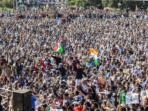 ਭਾਰਤੀ ਕਿਸਾਨ ਯੂਨੀਅਨ ਤੇ ਰਾਸ਼ਟਰੀ ਲੋਕਦਲ ਸਮੇਤ ਸਾਰੇ ਪ੍ਰਬੰਧਕਾਂ ਨੇ ਮਹਾਂਪੰਚਾਇਤ ਹਰ ਹਾਲ ਕਰਨ ਦੀ ਠਾਣ ਲਈ ਸੀ।