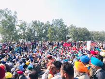 ਕਿਸਾਨਾਂ ਦਾ ਚੱਕਾ ਜਾਮ ਅਸਰਦਾਰ, ਸ਼ੰਭੂ ਬੈਰੀਅਰ ਤੇ ਵੱਡੀ ਗਿਣਤੀ 'ਚ ਪਹੁੰਚੇ ਕਿਸਾਨ, ਵੇਖੋ ਤਸਵੀਰਾਂ