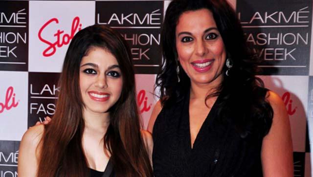 Pooja Bedi Ki Xxx - Grand Ma went NUDE, Mom Pooja Bedi went TOPLESS.. Will Aalia Furniturewala  follow the trend? WATCH