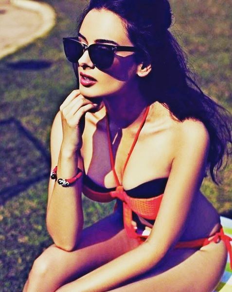 SEE PICS: 'Yeh Jawani Hai Deewani' actress FLAUNTS her BIKINI body on a BEACH!