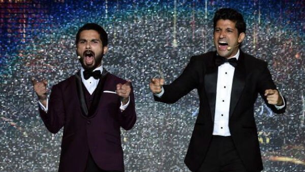 OMG! Shahid & Farhan are 'Call Boys' in this NEW VIDEO!