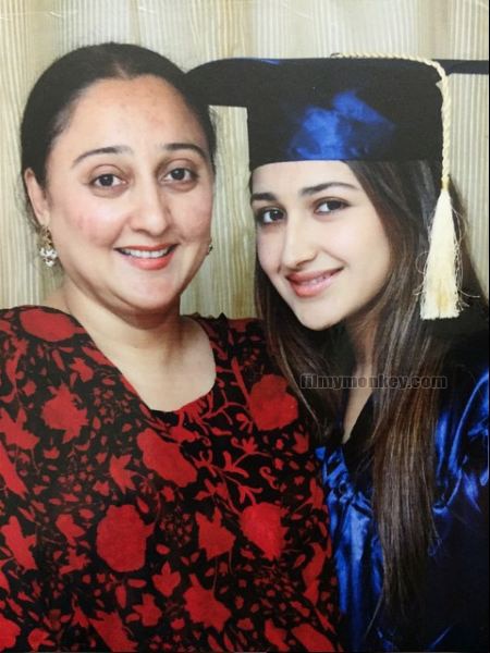 ‘Shivaay’ actress Sayyesha Saigal is the step daughter of B'wood actress Farah & grand niece of Saira Banu; READ MORE & See PICS!