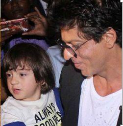 Father's Day Special: AbRam's painting for SRK is the best thing you will see today!