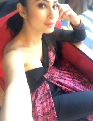 IIFA 2016 PICS: Naagin famed Mouni Roy DAZZLES in a jumpsuit at the Presscon event!